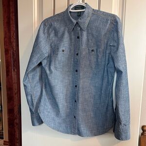 Ralph Lauren Chambray Blue Button Down Shirt in Great Condition. Classic/Casual.